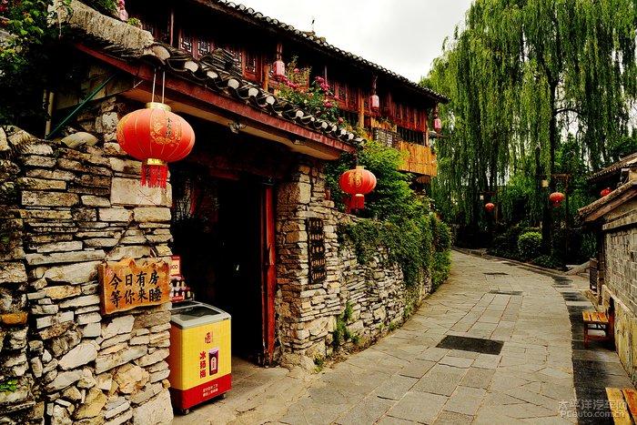 郑州女司机受灯笼影响被罚款扣分?警方:刘某强(男),行政处罚